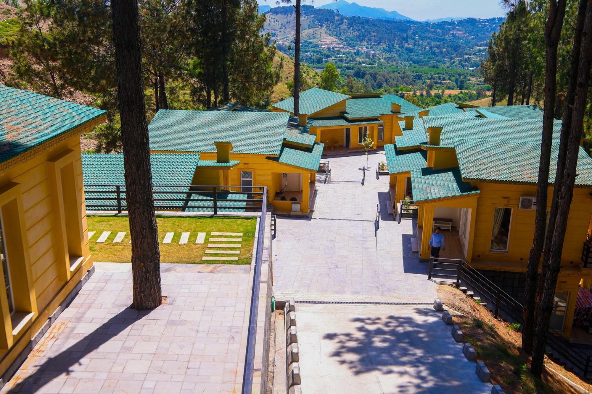 Hidden Hills Hotel & Resort Mansehra Экстерьер фото