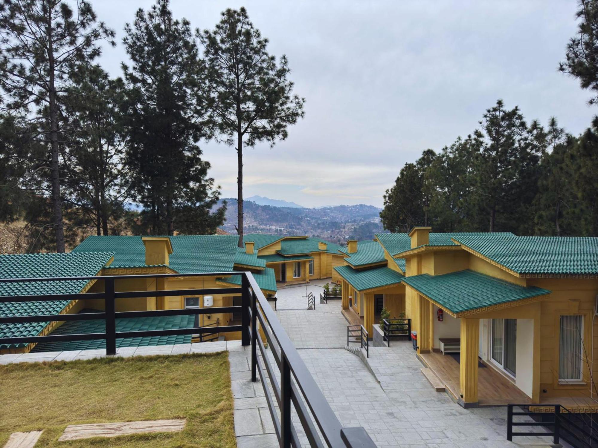 Hidden Hills Hotel & Resort Mansehra Экстерьер фото