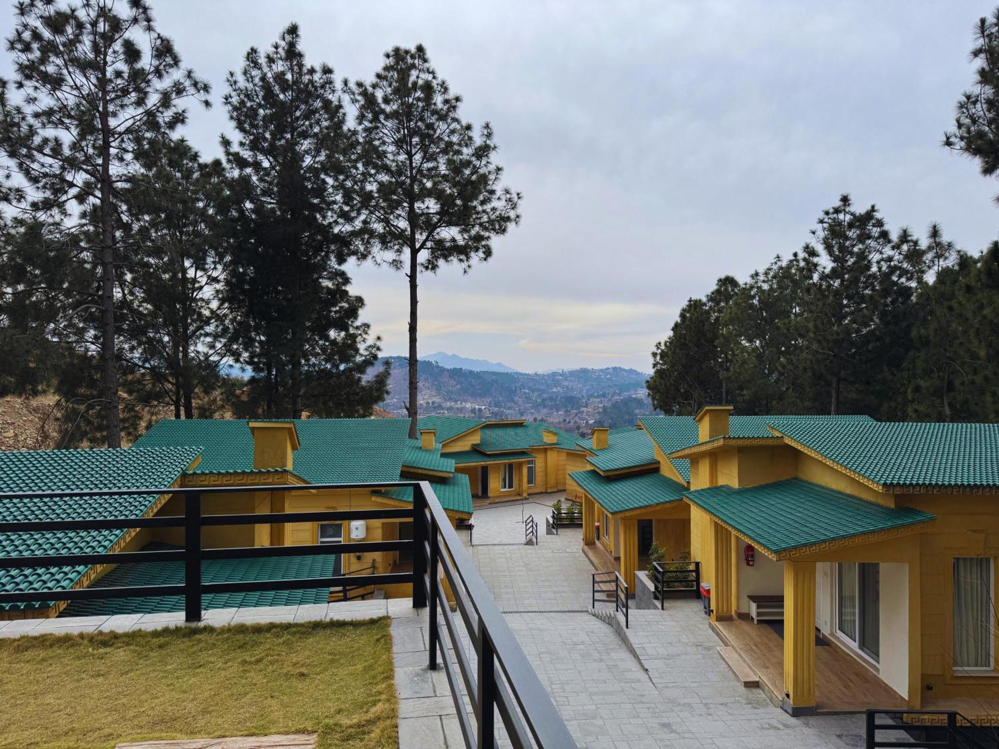 Hidden Hills Hotel & Resort Mansehra Экстерьер фото